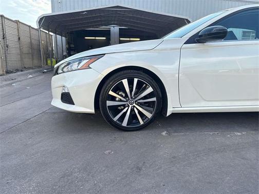 2022 Nissan Altima SR FWD