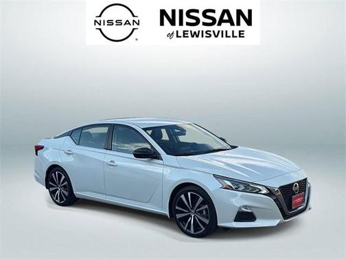 2022 Nissan Altima SR FWD