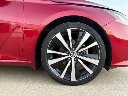 2020 Nissan Altima SR FWD