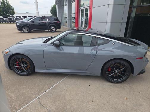 Boulder Gray/Super Black 2026 Nissan Z Performance