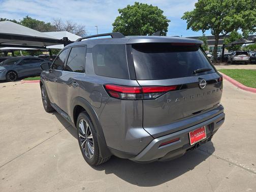 Gun Metallic 2026 Nissan Pathfinder Platinum