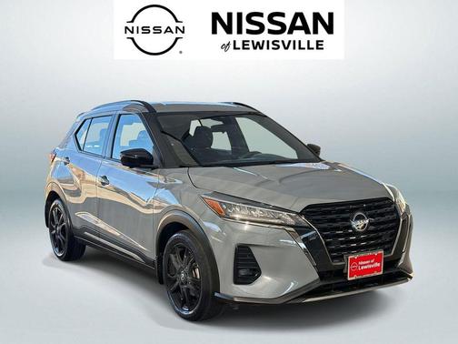2022 Nissan Kicks SR