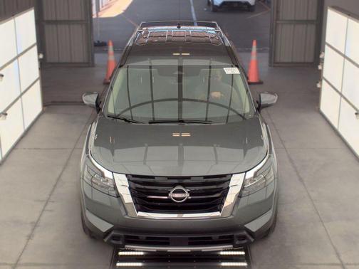 Gun Metallic 2025 Nissan Pathfinder SL FWD