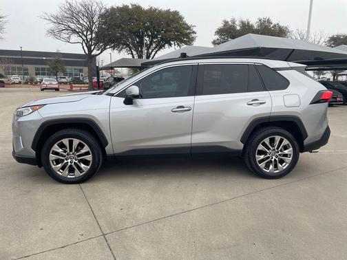 2021 Toyota RAV4 XLE Premium