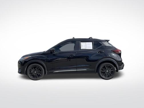2021 Nissan Kicks SR