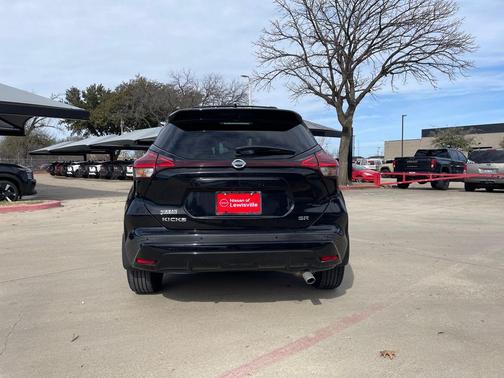 2021 Nissan Kicks SR