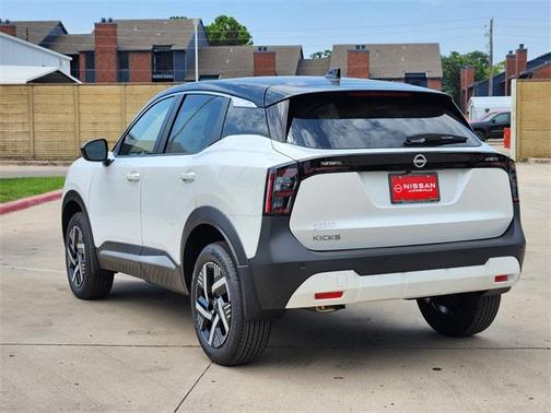 2025 Nissan Kicks SV