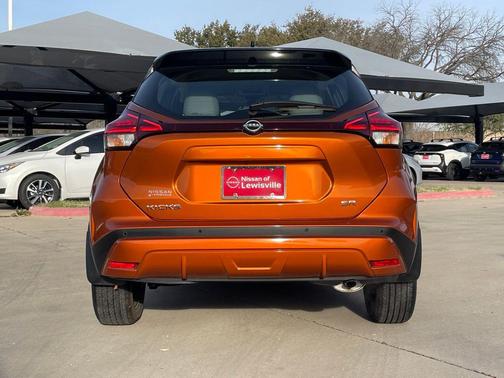 2024 Nissan Kicks SR