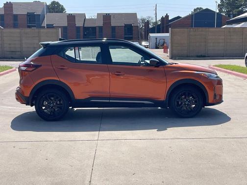 2024 Nissan Kicks SR