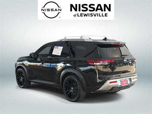 2023 Nissan Pathfinder SL FWD