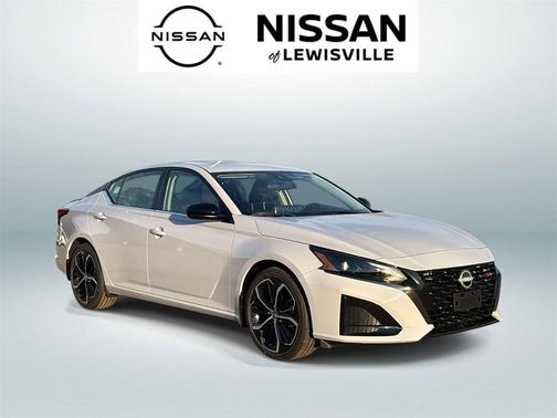 2025 Nissan Altima SR FWD