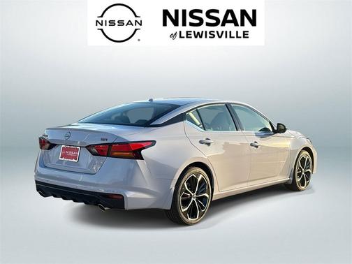 2025 Nissan Altima SR FWD