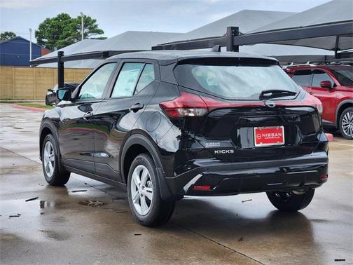 2025 Nissan Kicks S