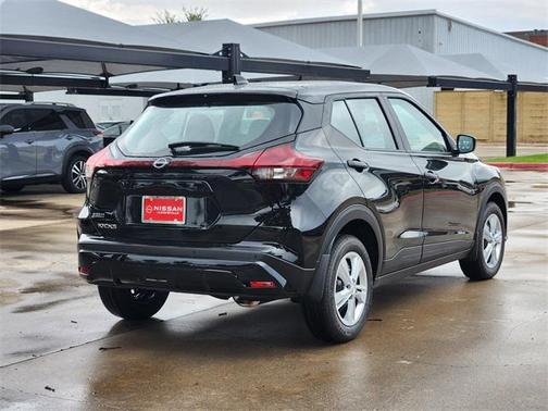 2025 Nissan Kicks S