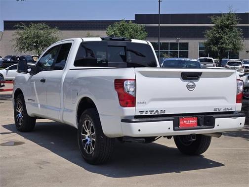 2024 Nissan Titan SV