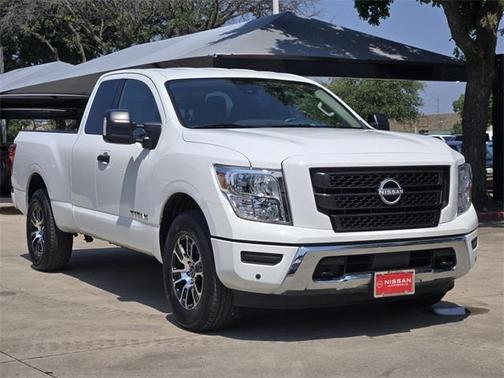 2024 Nissan Titan SV