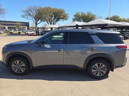 2024 Nissan Pathfinder S FWD