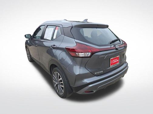 Gun Metallic 2024 Nissan Kicks SV