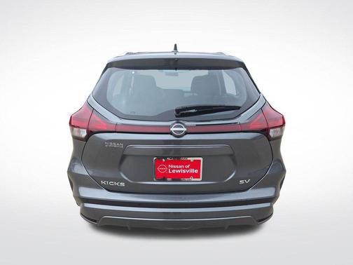 Gun Metallic 2024 Nissan Kicks SV