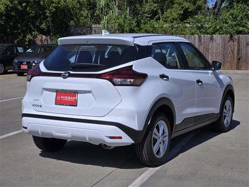 2025 Nissan Kicks S