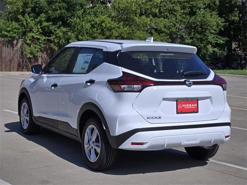 2025 Nissan Kicks S