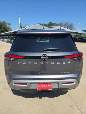 2025 Nissan Pathfinder Platinum FWD