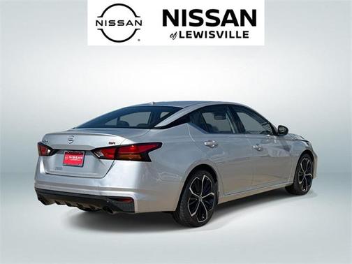2023 Nissan Altima SR FWD