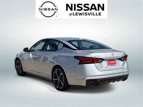 2023 Nissan Altima SR FWD