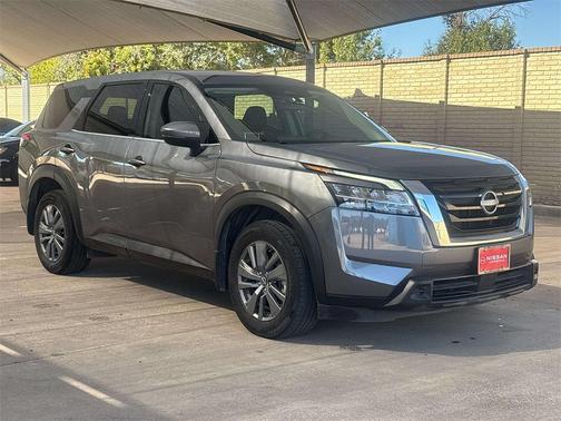 2022 Nissan Pathfinder S 2WD