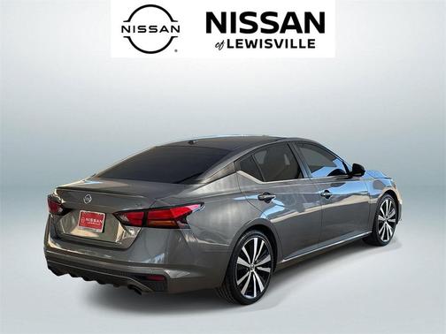2022 Nissan Altima SR FWD