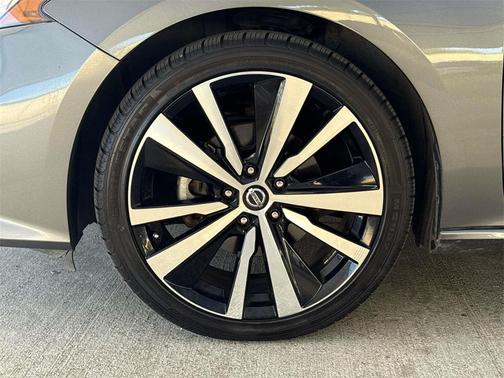 2022 Nissan Altima SR FWD