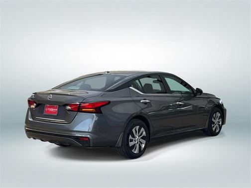 2025 Nissan Altima S FWD
