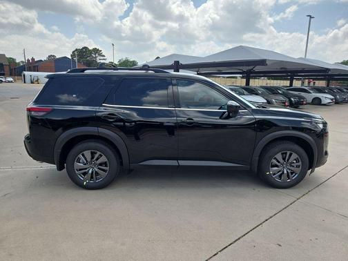 Super Black 2026 Nissan Pathfinder SV
