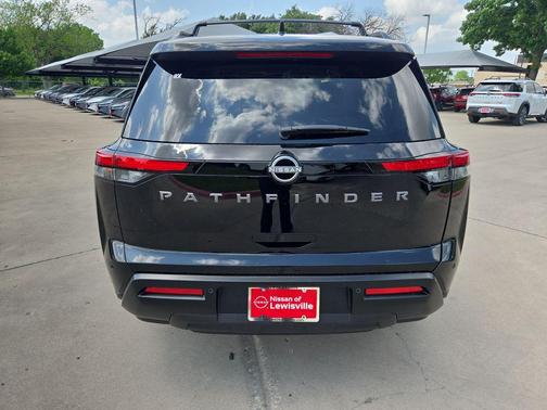 Super Black 2026 Nissan Pathfinder SV
