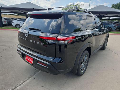 Super Black 2026 Nissan Pathfinder SV