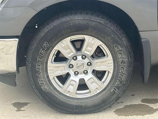 2017 Nissan Titan SV