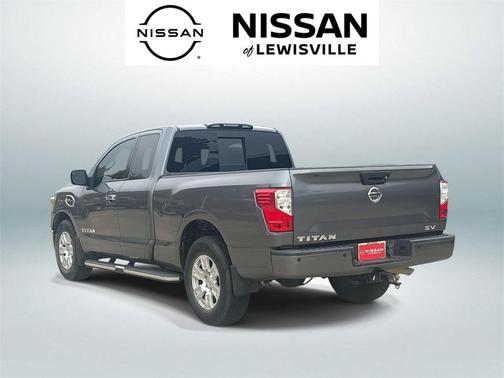 2017 Nissan Titan SV