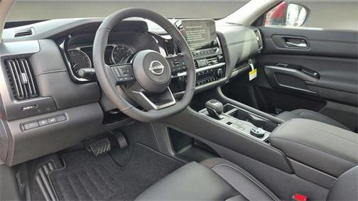 2025 Nissan Pathfinder SL FWD