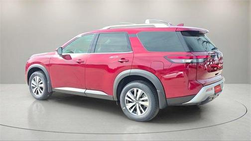 2025 Nissan Pathfinder SL FWD