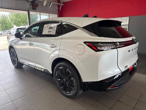 Everest White Pearl Tricoat 2026 Nissan Murano Platinum