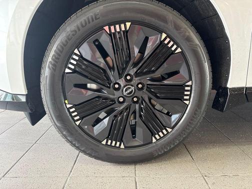 Everest White Pearl Tricoat 2026 Nissan Murano Platinum