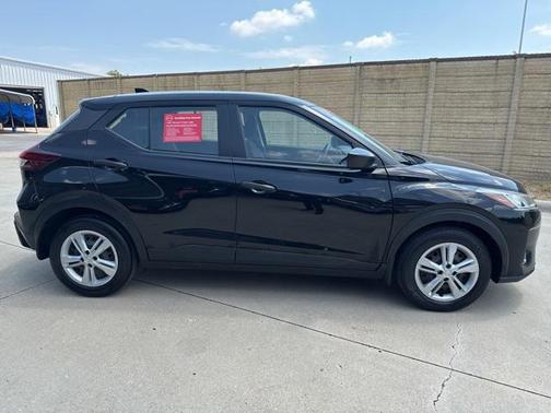 2022 Nissan Kicks S