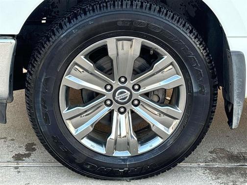 2018 Nissan Titan SV