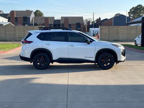 Everest White Pearl Tricoat 2026 Nissan Rogue Rock Creek
