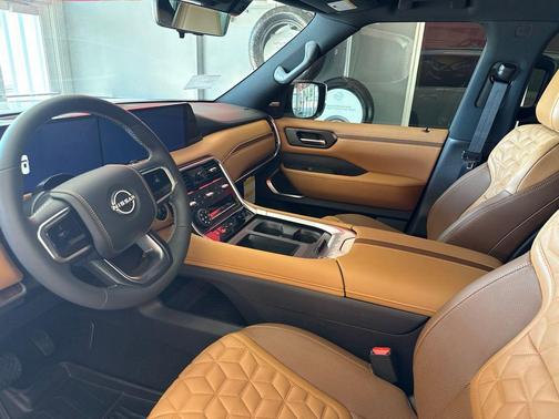 Everest White Pearl Tricoat 2026 Nissan Armada Platinum Reserve