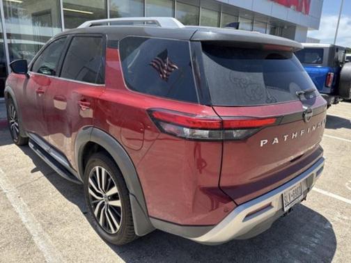 2023 Nissan Pathfinder Platinum 4WD