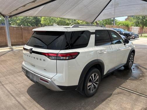 2023 Nissan Pathfinder SL FWD