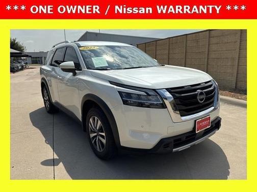 2023 Nissan Pathfinder SL FWD