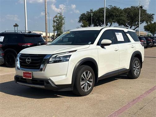 2023 Nissan Pathfinder SL FWD