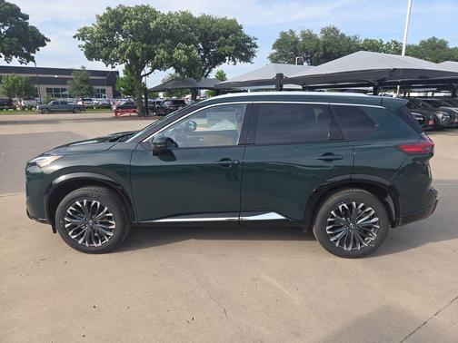 Obsidian Green 2026 Nissan Rogue Platinum